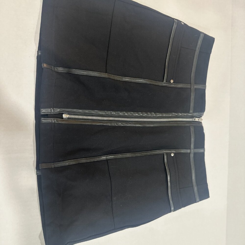 NWT Central Park West Black Mini Skirt Size Large – Stretch Knit, Zip Front - Picture 11 of 16